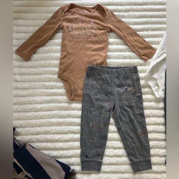 10 Piece Carter’s Toddler Boy’s Size 18-24M Long-Sleeves
& Pants/ Outfit Bundle - Picture 9 of 10